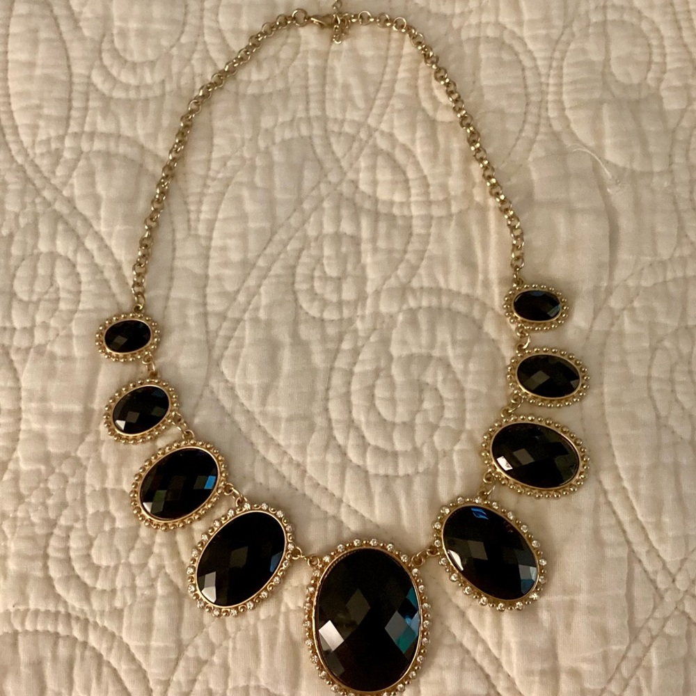 Elegant Black and Gold Necklace